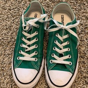 Kelly green converse all stars